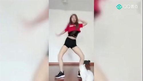 美女网红跳舞,网红美女的动感舞姿惊艳呈现